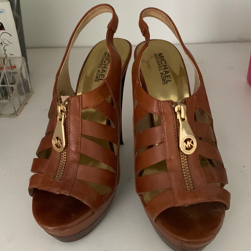 Womens Michael kors brown caramel heels size 7.5